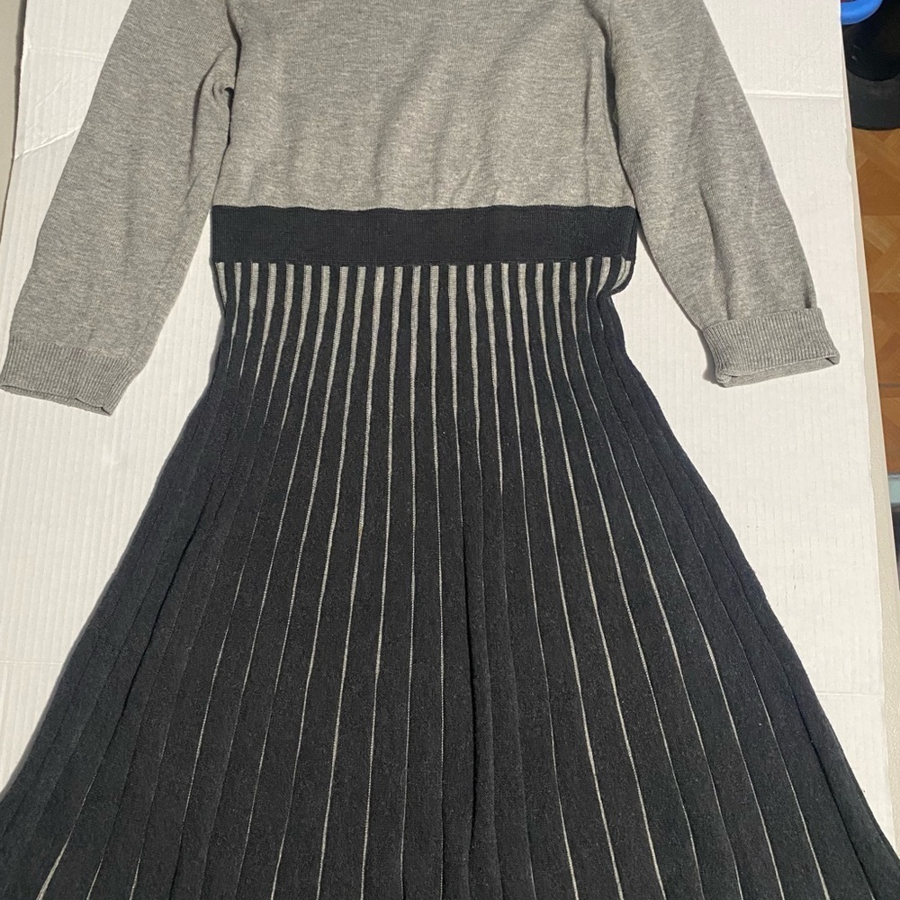 Calvin Klein Gray and Black Pleated A-Line Dress Excellen , Like New